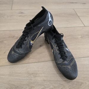 Nike Vapor Soccer Cleats Men's 9.5 Black Metallic Gold DJ2846-007 Athletic Sport